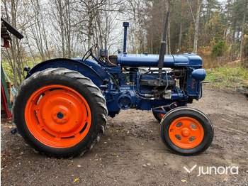 Crédit-bail  Traktor - Fordson Major Höglundare Traktor - Fordson Major Höglundare: photos 4 Crédit-bail  Traktor - Fordson Major Höglundare Traktor - Fordson Major Höglundare: photos 4