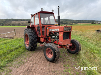 Tracteur agricole VOLVO