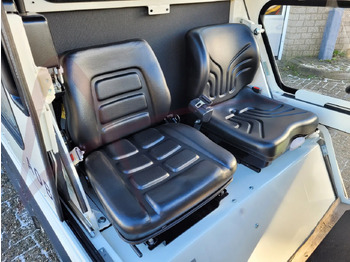 Tracteur à bagages neuf CHARLATTE T135 EVO: photos 2 Tracteur à bagages neuf CHARLATTE T135 EVO: photos 2