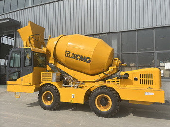 XCMG Official 4 Wheel Drive 4m3 Volumetric Self-loading Truck Concrete Mixer - Camion malaxeur: photos 1 XCMG Official 4 Wheel Drive 4m3 Volumetric Self-loading Truck Concrete Mixer - Camion malaxeur: photos 1
