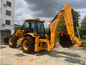 Tractopelle JCB 3CX