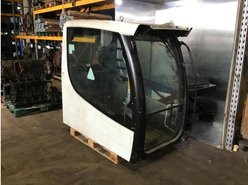 Cabine et intérieur LIEBHERR