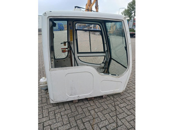 Cabine et intérieur LIEBHERR