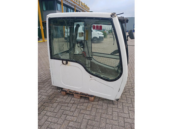 Cabine et intérieur LIEBHERR