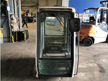 Cabine et intérieur LIEBHERR