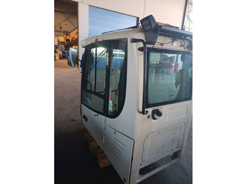 Cabine et intérieur LIEBHERR