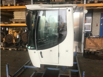 Cabine et intérieur LIEBHERR