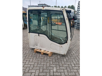 Cabine et intérieur LIEBHERR