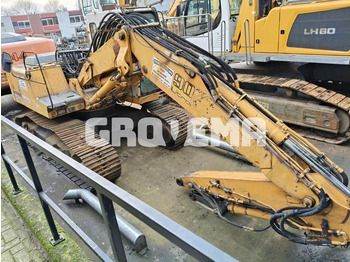 Pelle sur chenille LIEBHERR R 900