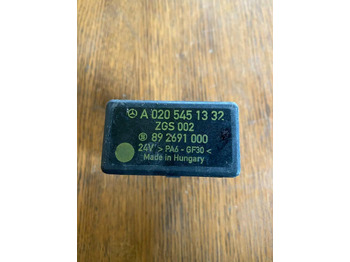 Bloc de gestion pour Camion Mercedes Atego Blinkermodul Relais Steuergerät A 020 545 13 32: photos 2