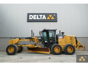 Niveleuse CATERPILLAR 140M