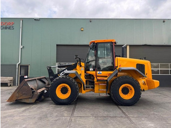 Chargeuse sur pneus JCB 427