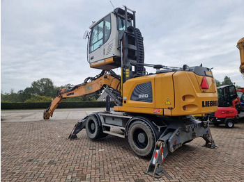 Pelle de manutention LIEBHERR