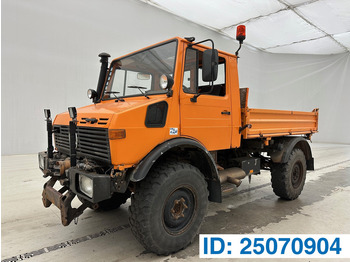 Camion benne UNIMOG