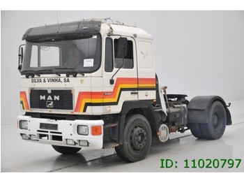 Tracteur routier MAN 19.462: photos 1
