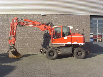 Pelle sur pneus TEREX