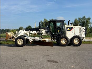 Niveleuse CATERPILLAR 120