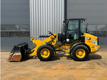 Chargeuse sur pneus CATERPILLAR 908M