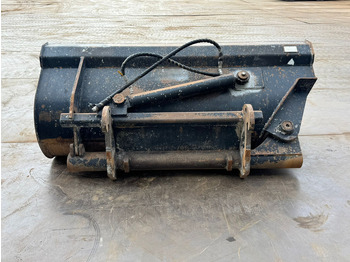 Godet ZFE Side-Tilting bucket: photos 4