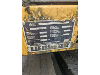 Pelle de manutention LIEBHERR A924C 675-10581 (2002): photos 2