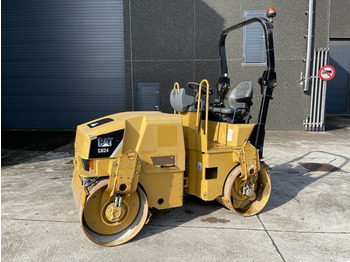 Compacteur CATERPILLAR CB24