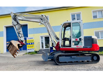 Pelle sur chenille TAKEUCHI TB175