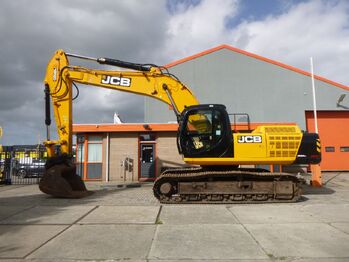 Pelle sur chenille JCB