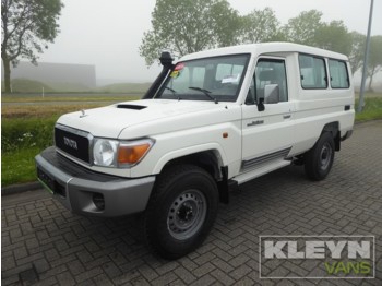 Véhicule utilitaire Toyota Land Cruiser 4.5L V8 vdj78 l s v8s: photos 1