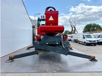 Chariot télescopique MAGNI RTH5.30 - Remote Control / 4x4x4 / Airco: photos 4