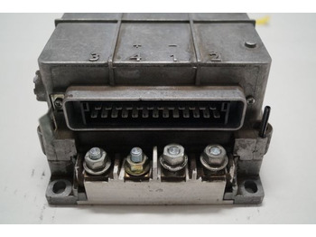 Bloc de gestion pour Matériel de manutention Linde 3903608662 | Rij regeling Drive controller 24V/300A LDC-2711fs10 version 1: photos 3 Bloc de gestion pour Matériel de manutention Linde 3903608662 | Rij regeling Drive controller 24V/300A LDC-2711fs10 version 1: photos 3