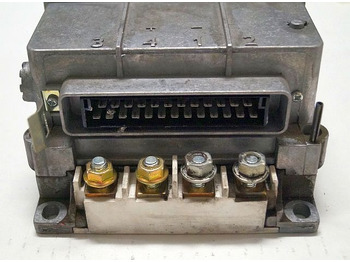 Bloc de gestion pour Matériel de manutention Linde 3903608662 | Rij regeling Drive controller 24V/300A LDC-2711fs10 version 1: photos 3 Bloc de gestion pour Matériel de manutention Linde 3903608662 | Rij regeling Drive controller 24V/300A LDC-2711fs10 version 1: photos 3