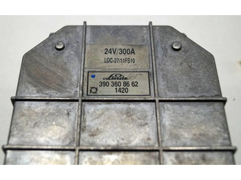 Bloc de gestion pour Matériel de manutention Linde 3903608662 | Rij regeling Drive controller 24V/300A LDC-2711fs10 version 1: photos 2 Bloc de gestion pour Matériel de manutention Linde 3903608662 | Rij regeling Drive controller 24V/300A LDC-2711fs10 version 1: photos 2