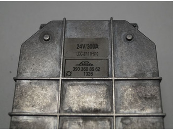 Bloc de gestion pour Matériel de manutention Linde 3903608662 | Rij regeling Drive controller 24V/300A LDC-2711fs10 version 1: photos 2 Bloc de gestion pour Matériel de manutention Linde 3903608662 | Rij regeling Drive controller 24V/300A LDC-2711fs10 version 1: photos 2