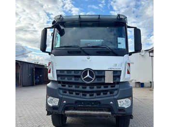 Camion benne Mercedes-Benz Mercedes-Benz Arocs 4145AK 8x6 Allrad | Wywrotka Schmitz Mulda z hydrauliczną zabudową kiprującą | Euro 6c | Przebieg: 144 249 km !!!!: photos 4 Camion benne Mercedes-Benz Mercedes-Benz Arocs 4145AK 8x6 Allrad | Wywrotka Schmitz Mulda z hydrauliczną zabudową kiprującą | Euro 6c | Przebieg: 144 249 km !!!!: photos 4