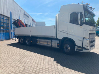 Camion plateau VOLVO FH