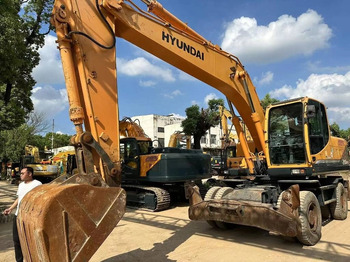 Pelle sur pneus Hyundai R210W-9: photos 4 Pelle sur pneus Hyundai R210W-9: photos 4