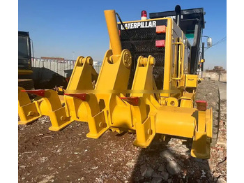 Niveleuse CATERPILLAR 140H