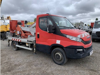 Camion avec nacelle IVECO Daily