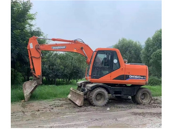 Pelle sur pneus DOOSAN DH150LC-7