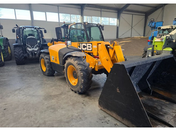 Chariot télescopique JCB