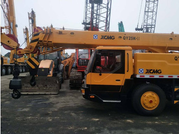 Grue XCMG QAY25