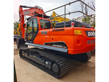 Pelle sur chenille DOOSAN DX300
