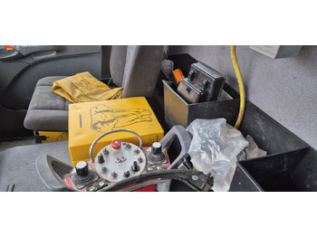 Camion malaxeur pompe Mercedes-Benz 3241 PM 21-3   Liebherr 7 cbm PUMI Putzmeister Liebherr: photos 3