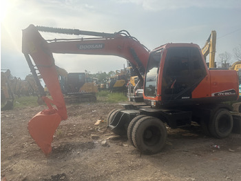 Pelle sur pneus DOOSAN DX150W