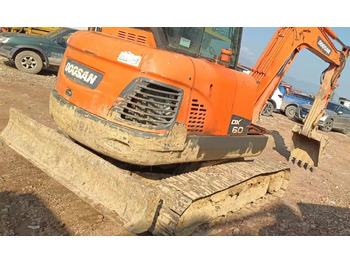 Mini pelle DOOSAN dx60: photos 3