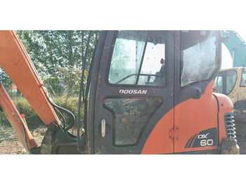 Mini pelle DOOSAN dx60: photos 5
