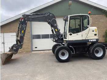 Pelle sur pneus TEREX