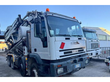 Camion malaxeur pompe IVECO Trakker