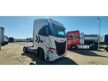 Tracteur routier IVECO