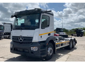 Camion ampliroll MERCEDES-BENZ Actros 2543